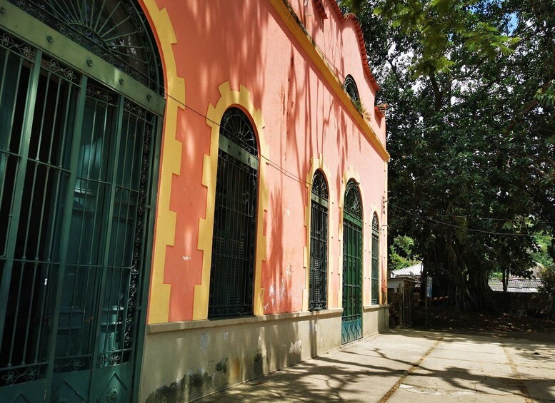 Picture 11 for Activity Ilha Grande: Private Historic Walking Tour with Natural Pool