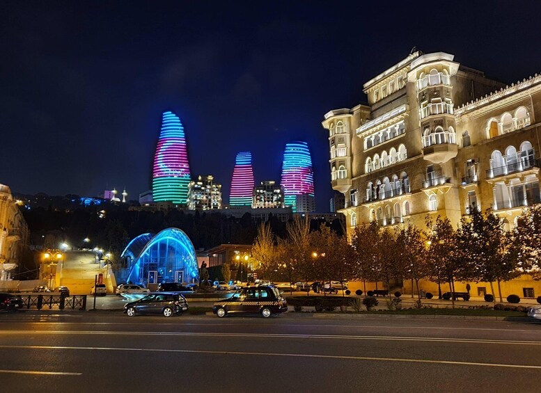 Baku: Private Night Tour (Guided)