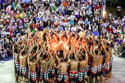 峇里日落：烏魯瓦圖寺、Kecak 舞和金巴蘭灣