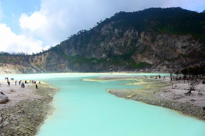 White Crater, Hot Spring and Suspension Bridge Guided Tour