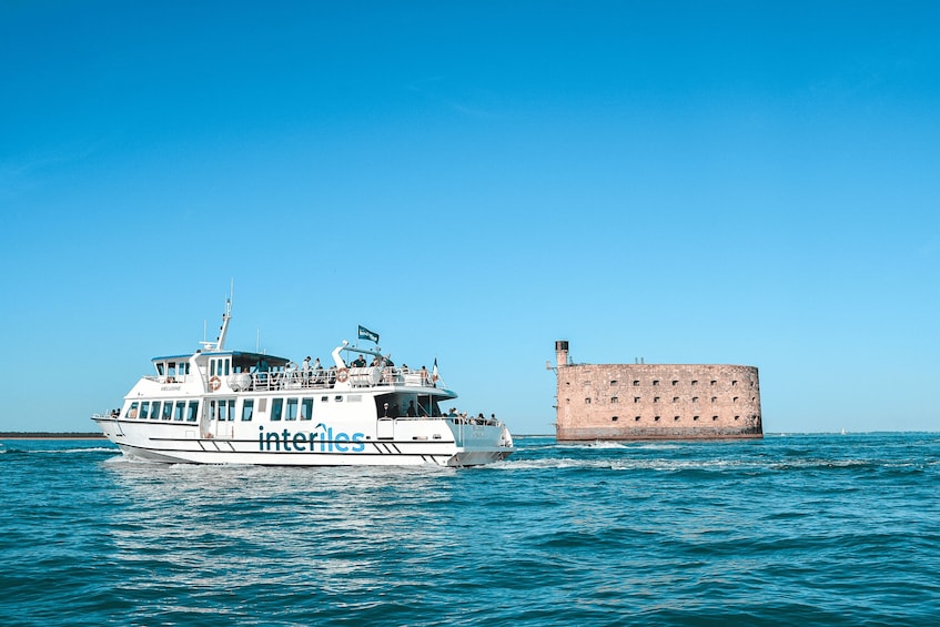 La Rochelle: Boat trip to Fort Boyard (2h00)