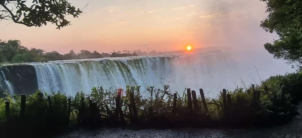 Victoria Falls: Sunrise Photographic Tour of the Water Falls