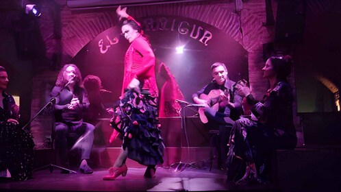 Barcelona: Exclusive Flamenco Show at El Paraigua with Drink