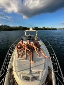 2 HOURS Yacht in Miami for Up to 12 People