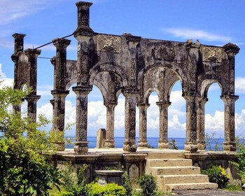 Bali: excursión a Tirta Gangga, Taman Ujung y a la cascada de Cepung