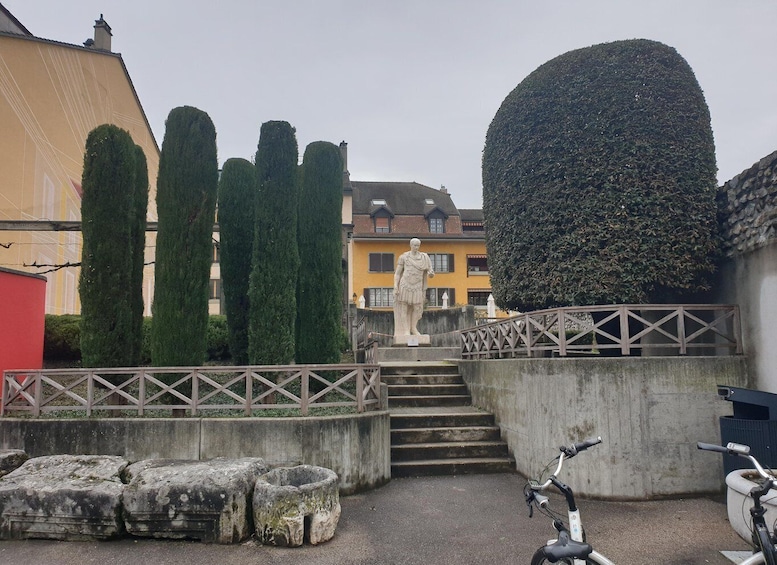 Picture 8 for Activity From Geneva Nyon Prangins Castle Garden Restaurant By E-Bike