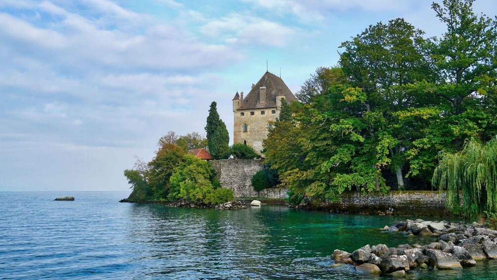 Picture 5 for Activity From GenevaLake Nyon Prangins CastleGarden Restaurant EBike