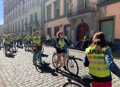 Riga: Guided City Highlights Bike Tour