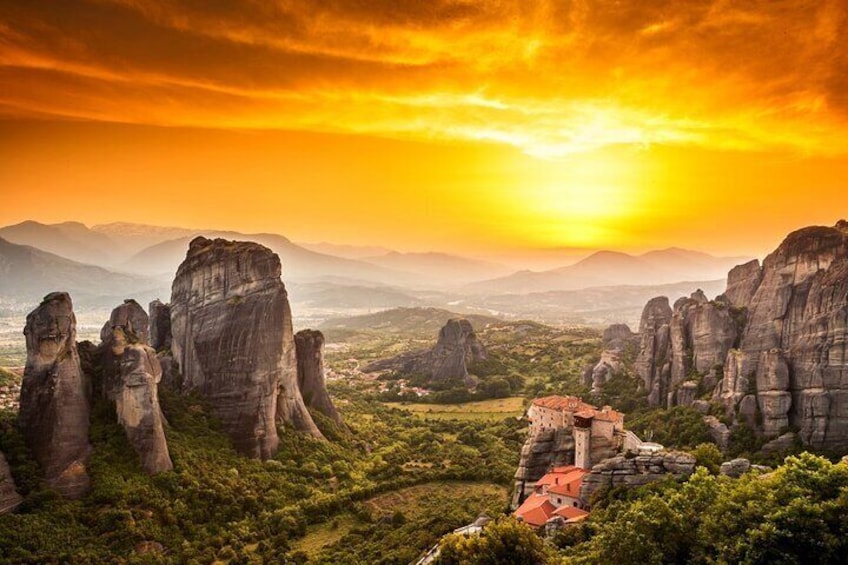 Amazing sunset in beautifull Meteora