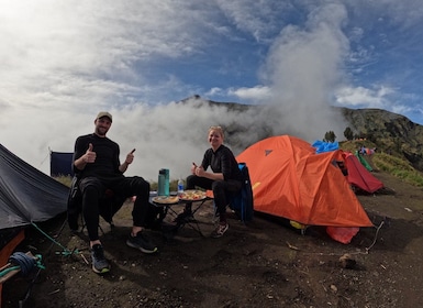 Mont Rinjani 2 jours et 1 randonnée nocturne jusqu’au sommet