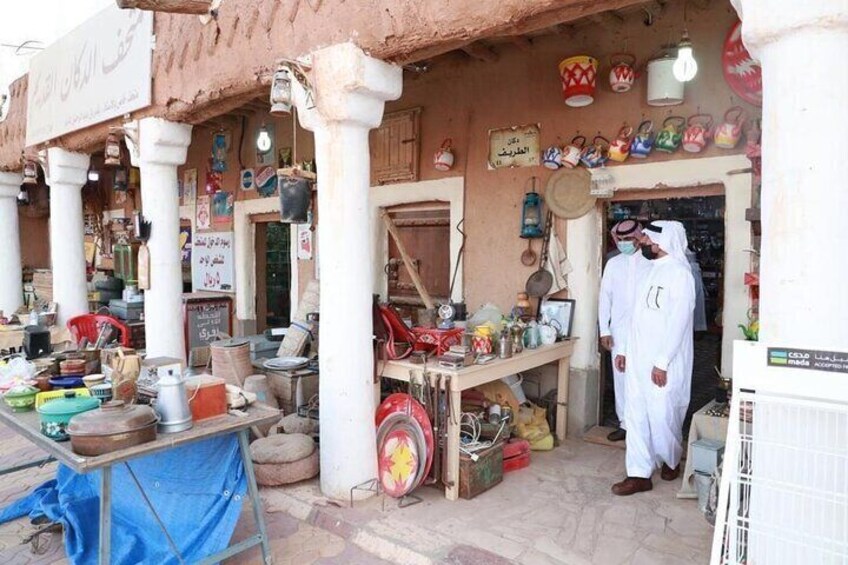 Ushaiqer Heritage Village Private Tour with Lunch From Riyadh