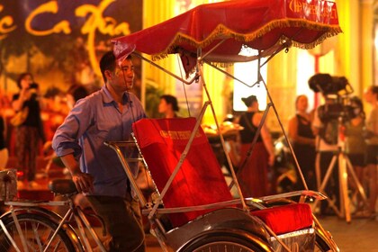 Private Evening Cyclo Tour with Water Puppet Show