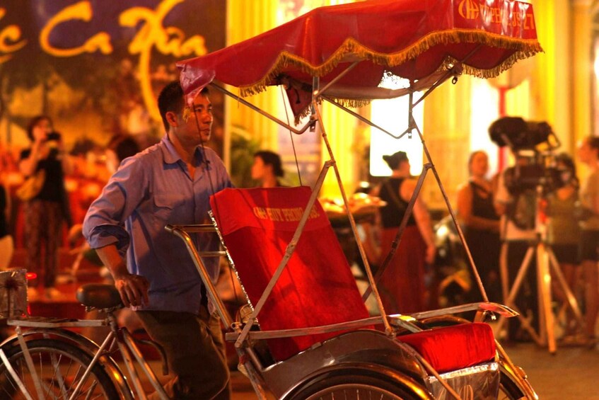 Private Evening Cyclo Tour with Water Puppet Show