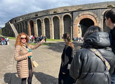 Pompeii: Small-Group Guided Tour with Skip-the-Line Ticket