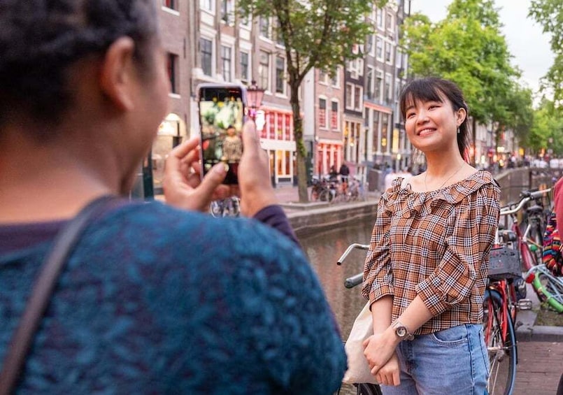 Amsterdam: Red Light Tour Exclusive and Peep Show