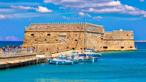 From Heraklion: Historical Centre City Tour & Knossos Palace