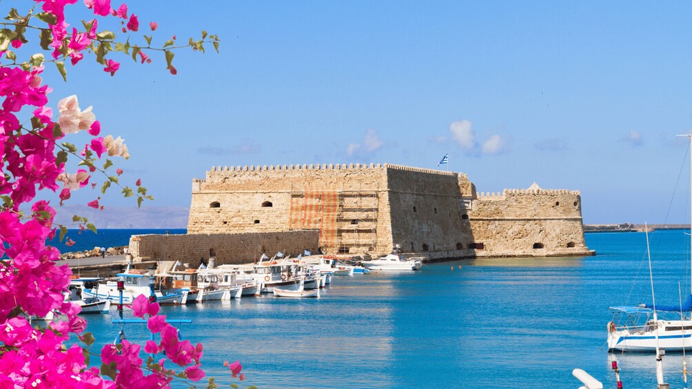 Picture 2 for Activity From Heraklion: Historical Center City Tour & Knossos Palace