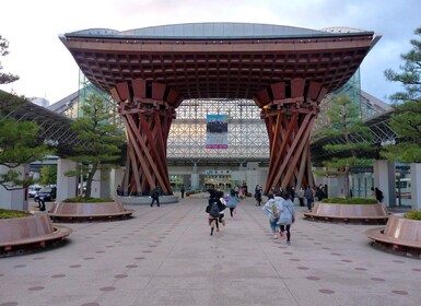 Kanazawa Like a Local: Customized Guided Tour