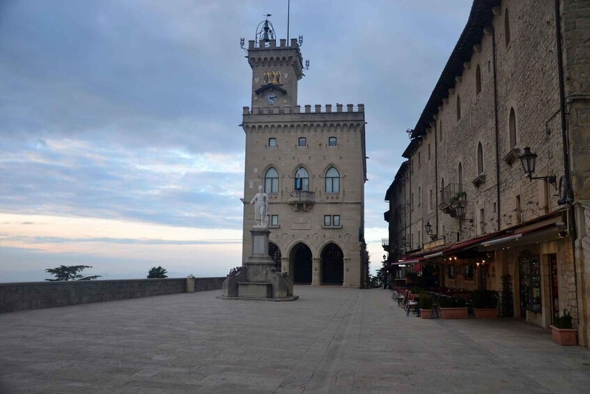 Picture 3 for Activity San Marino private guided city tour