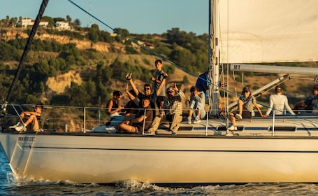 Lisboa: Excursió en veler amb begudes