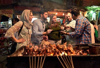Delhi: Street Food Walking Tour durch Alt-Delhi mit Verkostungen