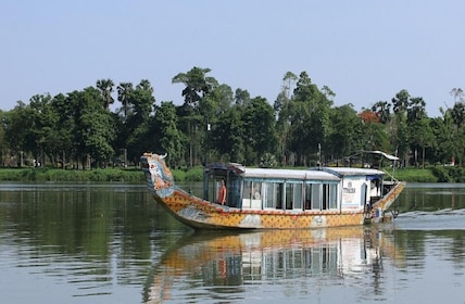 Hue: recorrido privado en barco dragón, pagoda Thien Mu y tumba real