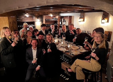 Cologne-Nippes: Gourmet wine tasting with cheese platter