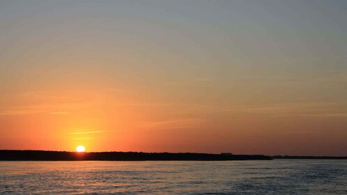 Faro: Geführte Ria Formosa Sonnenuntergangstour mit dem Katamaran