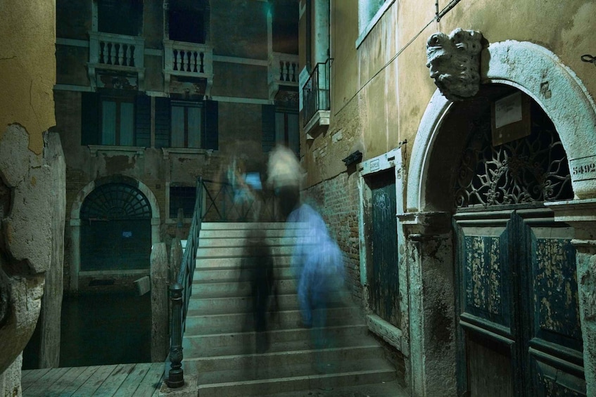 Picture 2 for Activity Venice: Ghosts & Legends Audio Tour on Your Phone (ENG)