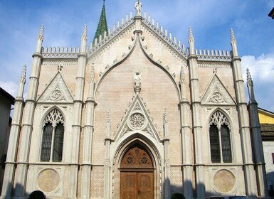 Trento private excursion : atmosphère médiévale de la vieille ville.