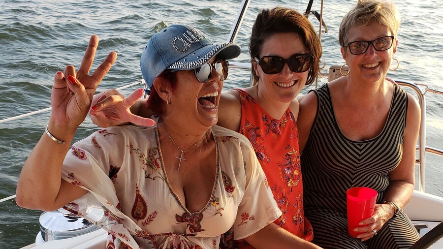 Chesapeake Beach: Private Sailing Cruise on a 42-Foot Yacht