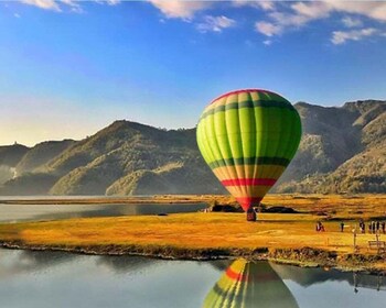 Pokhara: Heißluftballon in Pokhara