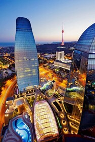 Baku: Light-Up Baku Walking Evening Tour