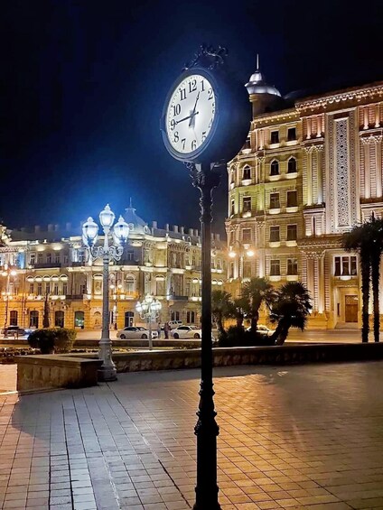 Picture 1 for Activity Baku: Light-Up Baku Walking Evening Tour