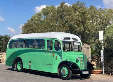 Valletta: Sunday Vintage Bus to Marsaxlokk