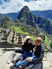 Rainbow Mountain tour and Machu Picchu tour by train