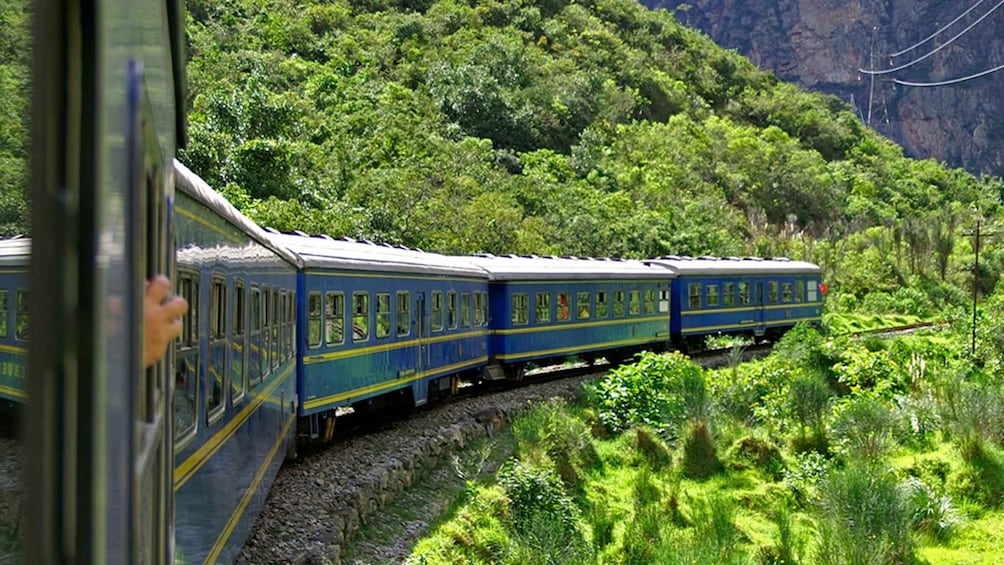 Rainbow Mountain tour and Machu Picchu tour by train