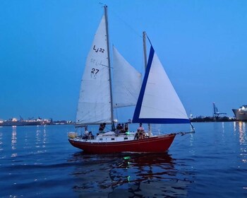 Baltimore: Inner Harbor Moonlight Cruise on a Classic Ship