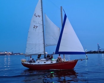 Baltimore: Inner Harbour Moonlight Cruise on a Classic Ship