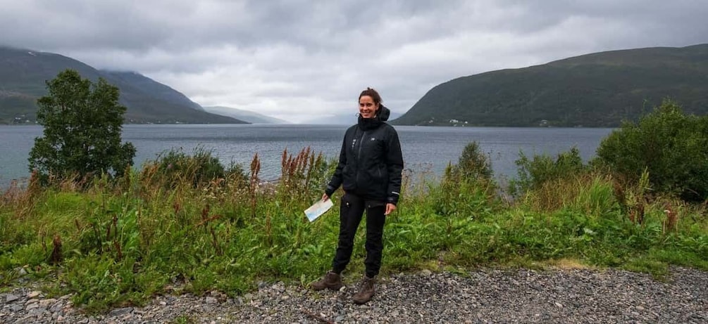 Picture 6 for Activity From Tromsø: Kvaløya Fjord Hike with Snack and Photos