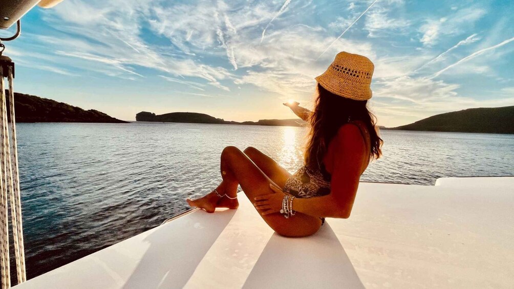 Picture 2 for Activity Porto Conte: Sunset catamaran excursion with aperitif