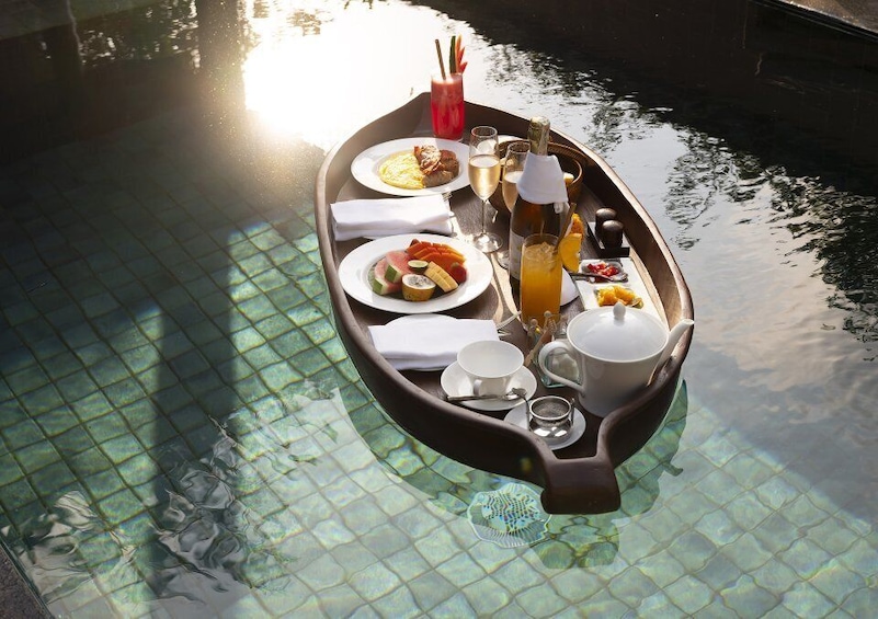 Ubud: Floating Breakfast and Hot Air Balloon Experience