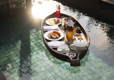 Ubud: Floating Breakfast and Hot Air Balloon Experience