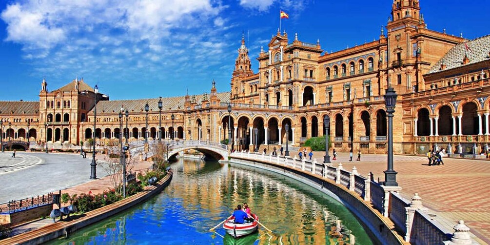 Picture 1 for Activity From Cádiz: Sevilla Full-Day Private Tour