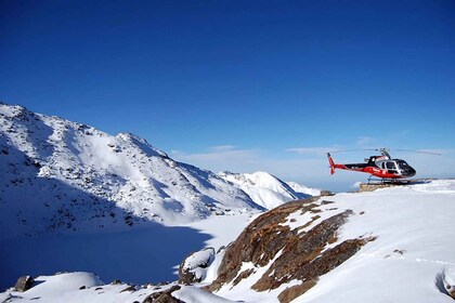 Desde Katmandú: recorrido en helicóptero a Langtang- Gosaikunda