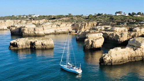 Albufeira: Sailing Boat Cruise BBQ & Open Bar on the Beach