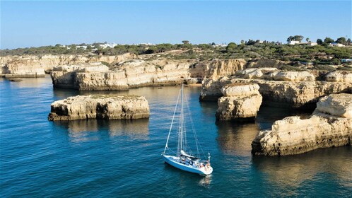 Albufeira: Sailing Boat Cruise BBQ & Open Bar on the Beach