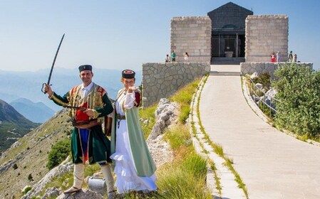 コトル：ロブチェンとスカダル湖への豪華なプライベート日帰り旅行