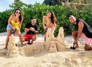 Nassau Bahamas: Sandcastle Sculpting Beach Activity & Picnic