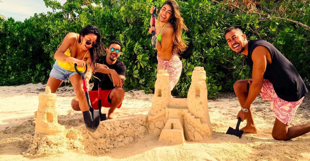 Picture 9 for Activity Nassau Bahamas: Sandcastle Sculpting Beach Activity & Picnic